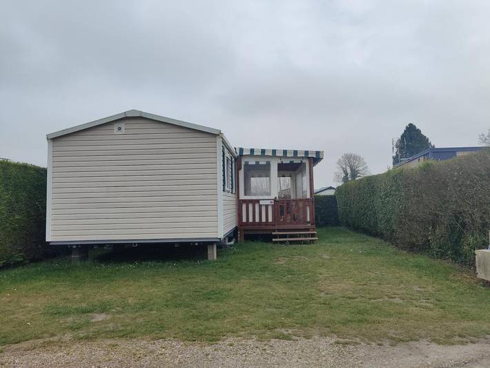 Location de vacances pour 10 personnes, avec jardin ainsi que piscine et terrasse à Saint-Quentin-en-Tourmont - 4