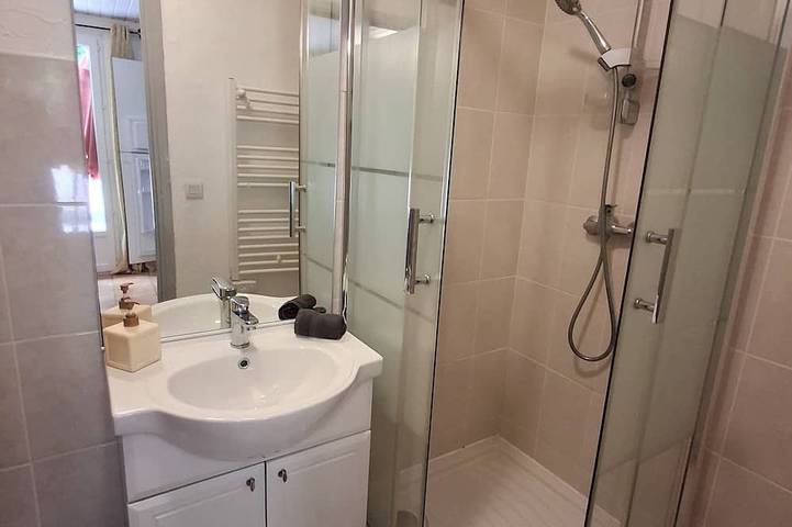 Gîte pour 4 personnes dans Lac des Montagnès - 3