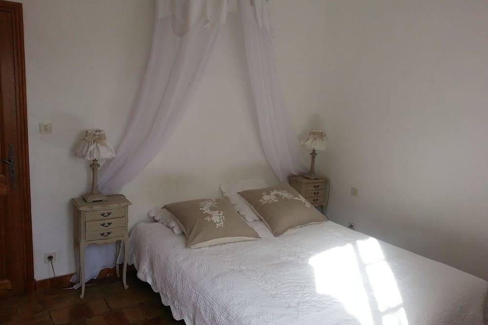 Villa espaciosa y auténtico sur-frente a la piscina y terrazas in Bargemon, Region de Draguignan