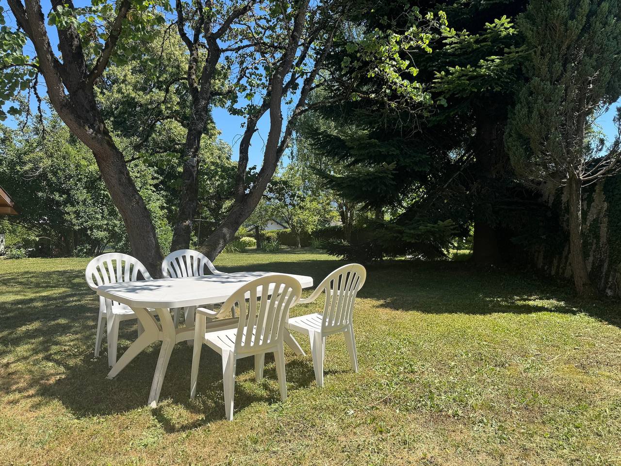 Ganze Wohnung, Apartment 'Les Jardins De Vergona' mit Bergblick, Gemeinschaftsgarten und Wlan in Massingy, Annecy und Umgebung