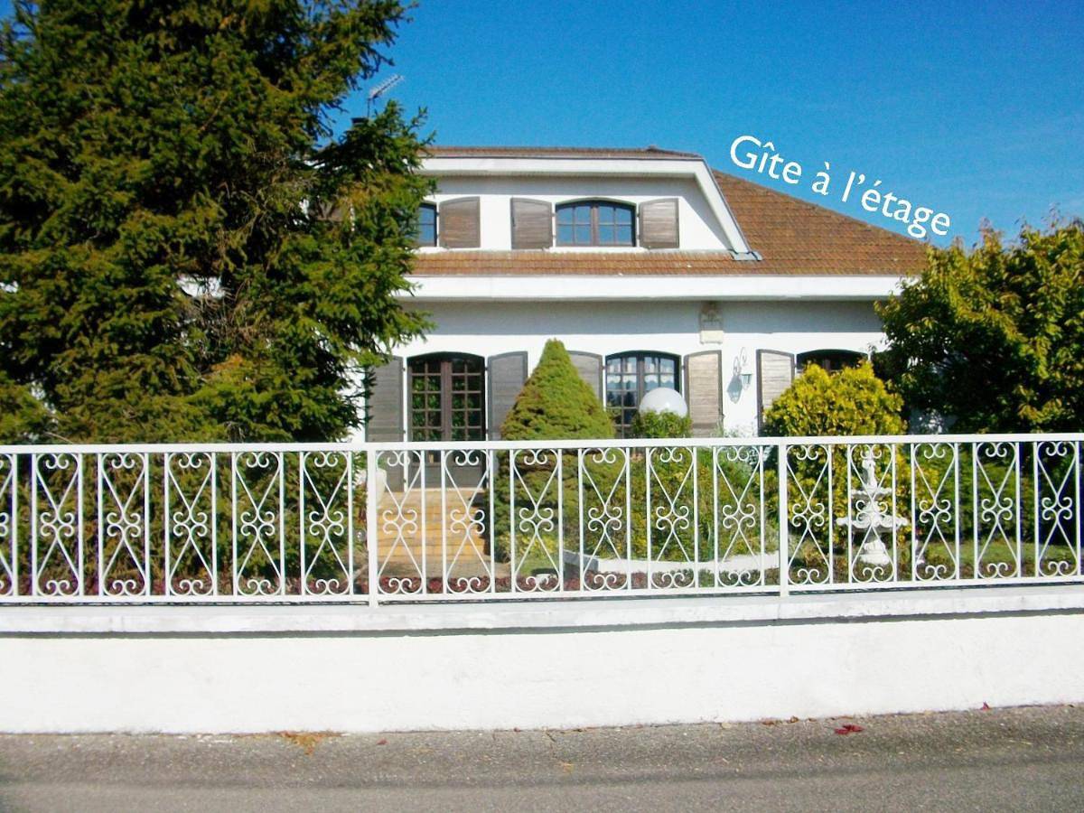 Appartement de vacances entier, Les Roses de Rita in Boisset-lès-Montrond, Montbrison