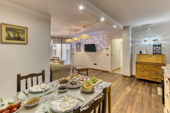 Apartamento entero, Maritim Central - Suites Deluxe con cocina in Sant Feliu de Guíxols, Costa Brava