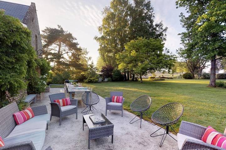 Gîte pour 36 personnes, avec Balcon et Jardin à Talmas