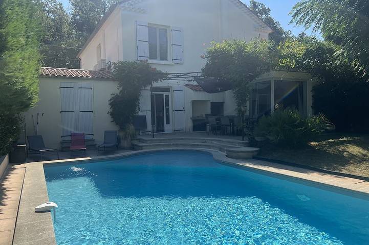 Location de vacances pour 10 personnes, avec jardin à Saint-Martin-de-Valgalgues