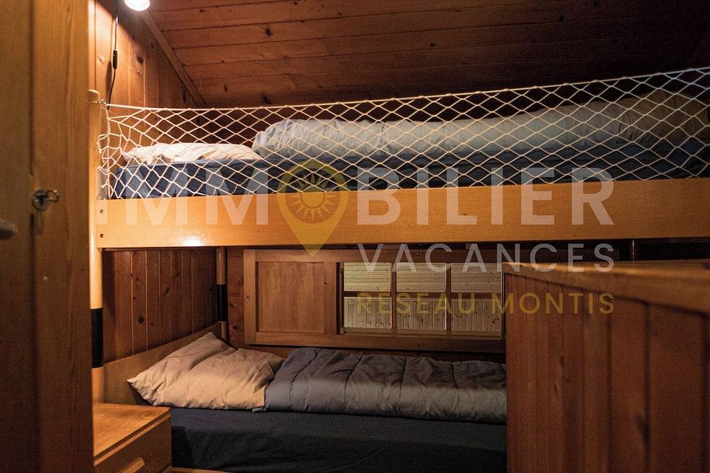 Ce charmant chalet est parfait pour accueillir une famille de 4 personnes. Vous trouverez deux chamb in Chandolin, Anniviers