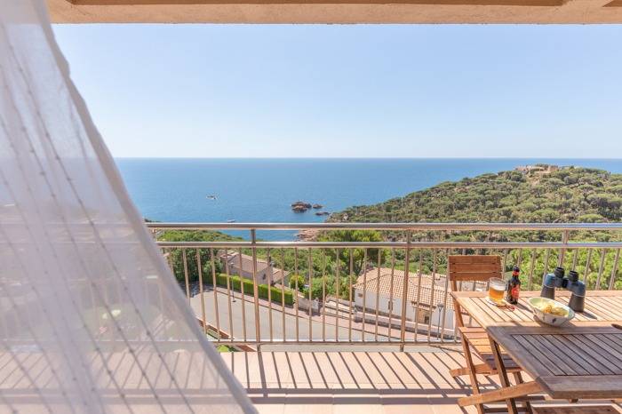 Gîte pour 5 personnes, avec balcon/terrasse et piscine ainsi que bassin pour enfant et vue sur l’océan à Sant Feliu de Guíxols - 2