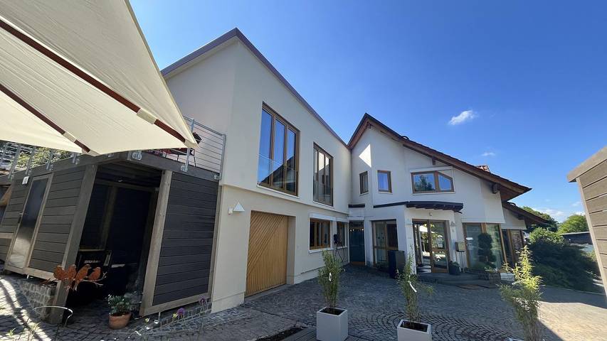 Ferienwohnung für 4 Personen, mit Balkon und Garten sowie Ausblick, kinderfreundlich in Kirn