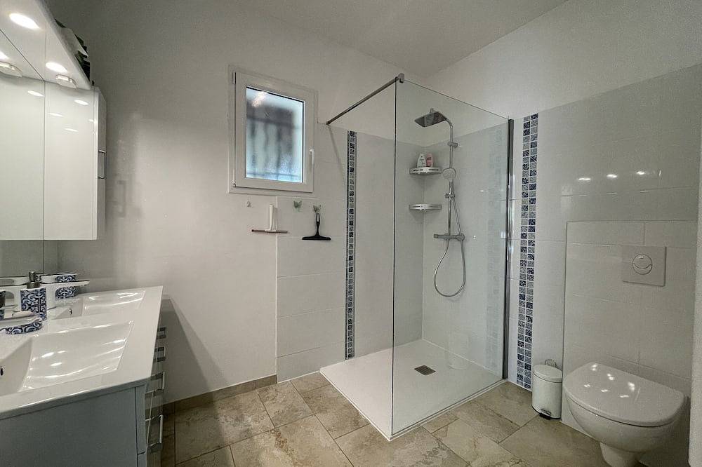 Entire apartment, Les Gites des Mazes Ardèche in Vallon-Pont-d'Arc, Ardèche