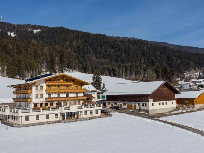 Ferienwohnung für 6 Personen, mit Balkon und Garten sowie Sauna in Radstadt