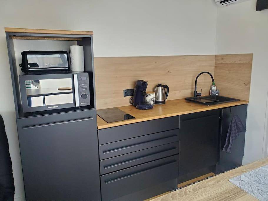 Appartement entier, One-Bedroom Apartment in Marcoussis, Essonne