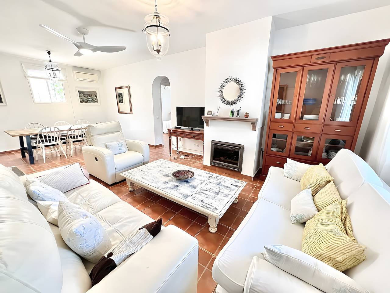 Villa 'Cerca De Puerto Banús' com piscina privada, Wi-Fi e ar condicionado in Marbella West, Marbella