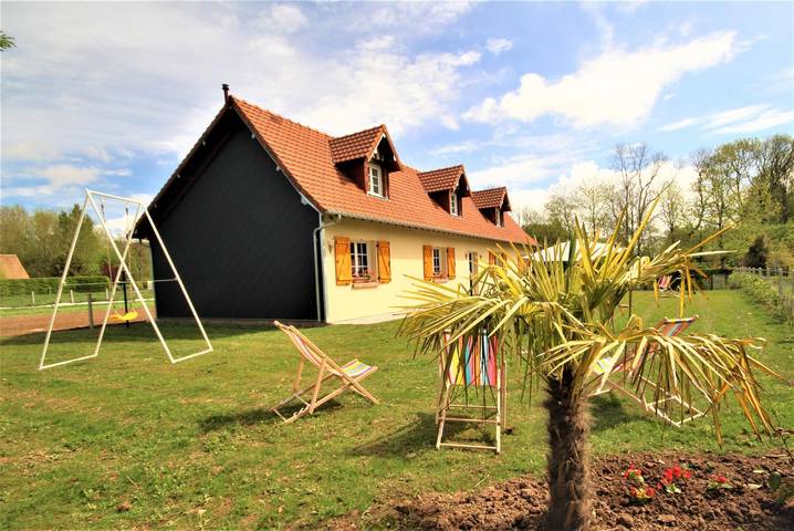 Gîte pour 10 personnes, avec jardin, animaux acceptés à Bertreville-Saint-Ouen