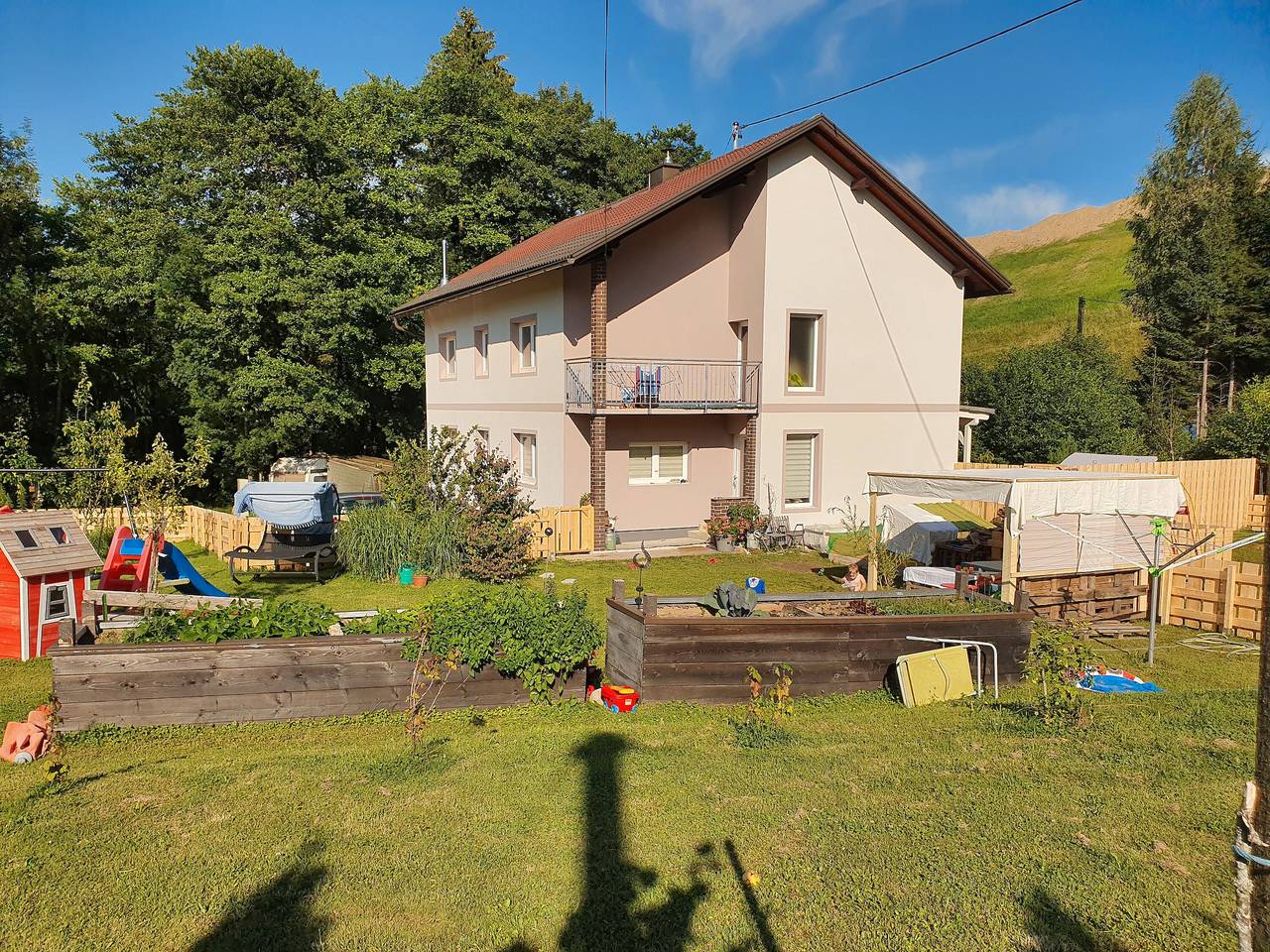 Ganze Wohnung, Apartment 'In ruhiger Lage nahe Faakersee' mit privatem Garten, Balkon und Wlan in Karawanken und Bachergebirge, Sankt Jakob im Rosental