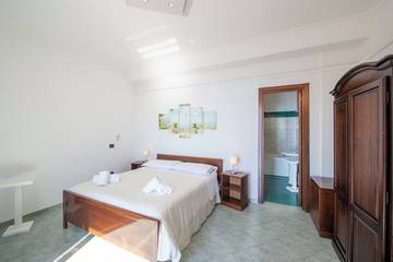 Villa for 21 Guests in Amalfi, Amalfi Coast, Picture 4