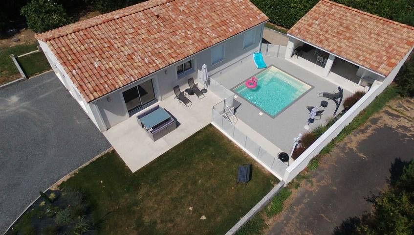 Gîte pour 6 personnes, avec jardin et piscine - 1