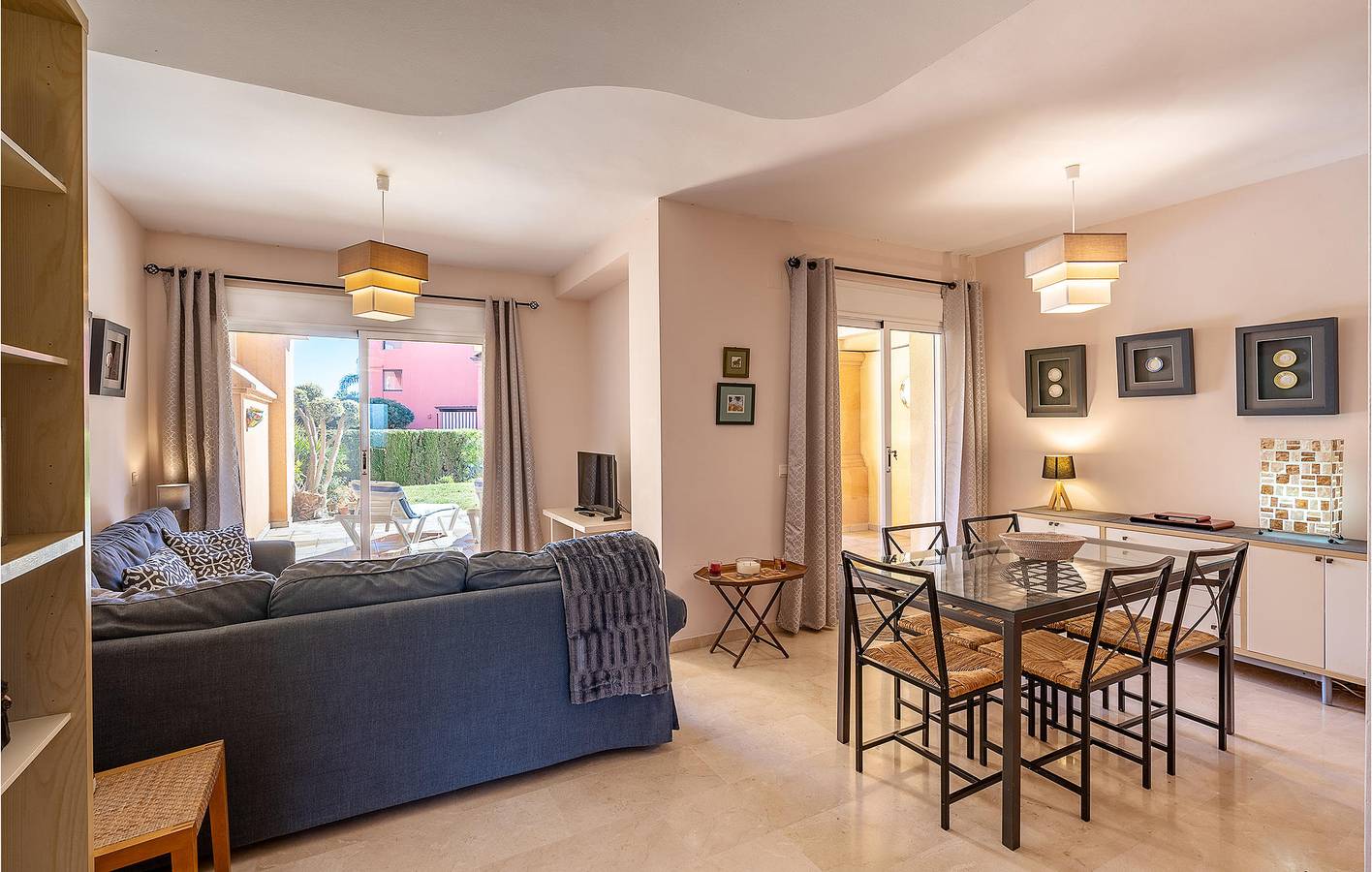 Entire holiday apartment, Sea View Apartment with Parking, Pool & Terrace in Torrox Costa, Torrox