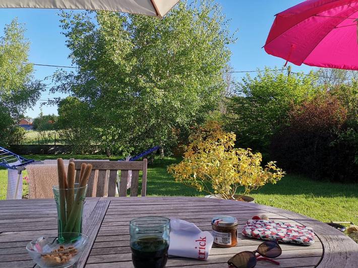 Gîte pour 8 personnes, avec jardin ainsi que terrasse et sauna à Charbonnières-les-Varennes - 3