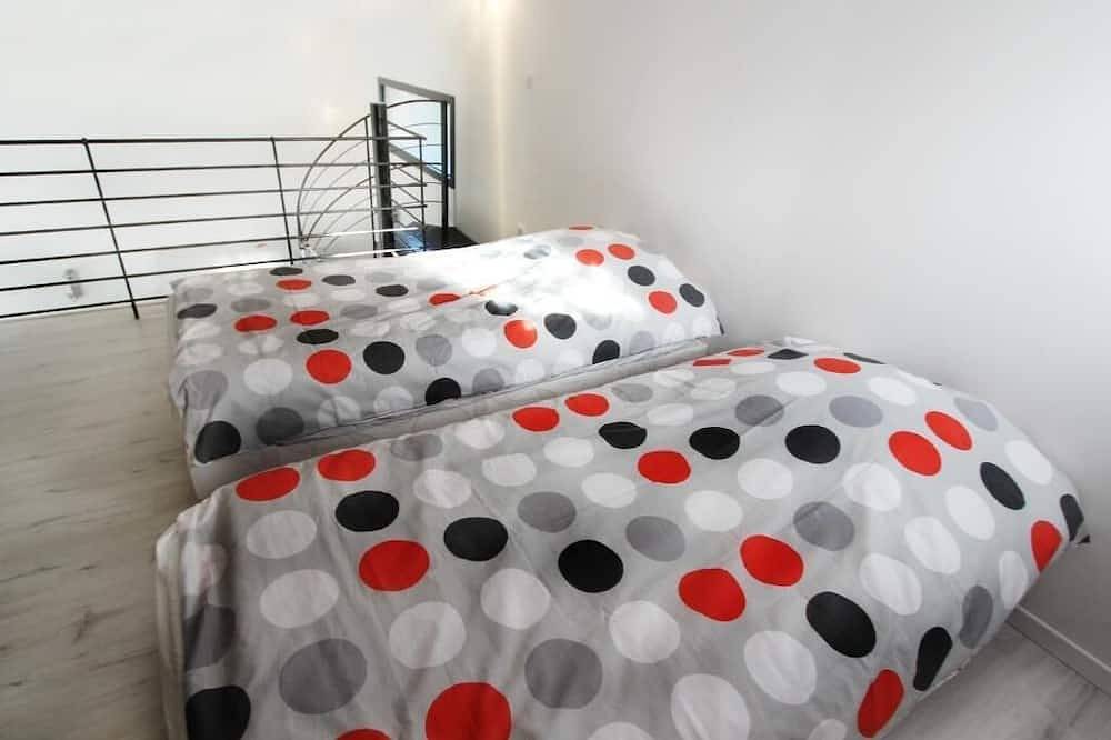 Charmantes, klimatisiertes Ferienhaus mit Wlan und großem Pool in Montbazin, Côte d'Améthyste