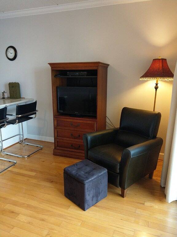 Ganze Wohnung, 8th Floor Riverwalk Retreat.... With Views to Die For!! in Wilmington, New Hanover County