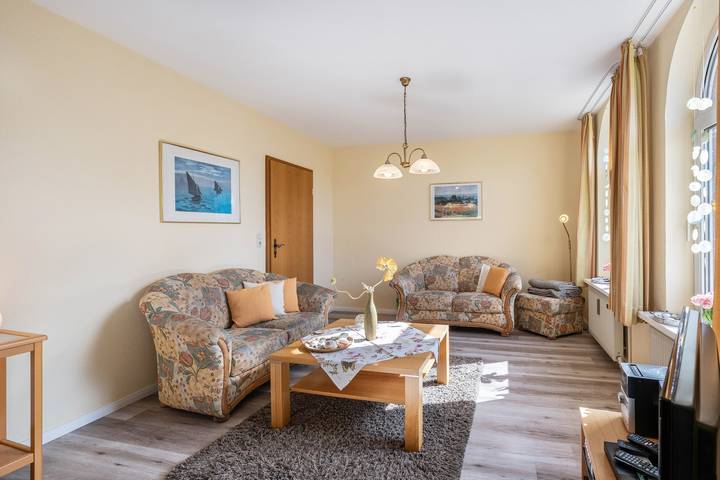 Ganze Wohnung, Ferienwohnung 'Sommerwind' mit Privatterrasse, Gemeinschaftsgarten und Wi-Fi in Schülp, Eider-Treene-Sorge