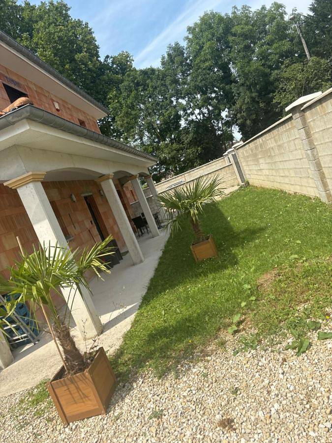 Gîte pour 5 personnes, avec terrasse et jardin à Saint-Dizier - 2