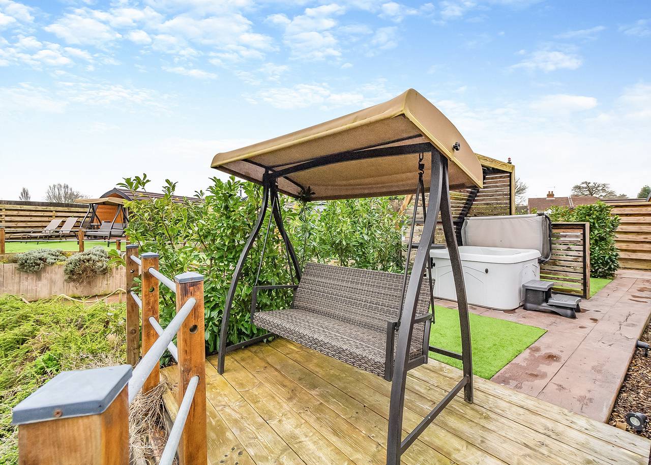 Swan in Gunthorpe (Nottinghamshire), Nottinghamshire