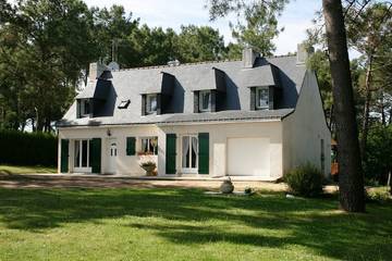 Gîte pour 2 personnes, avec terrasse et jardin à Locoal-Mendon