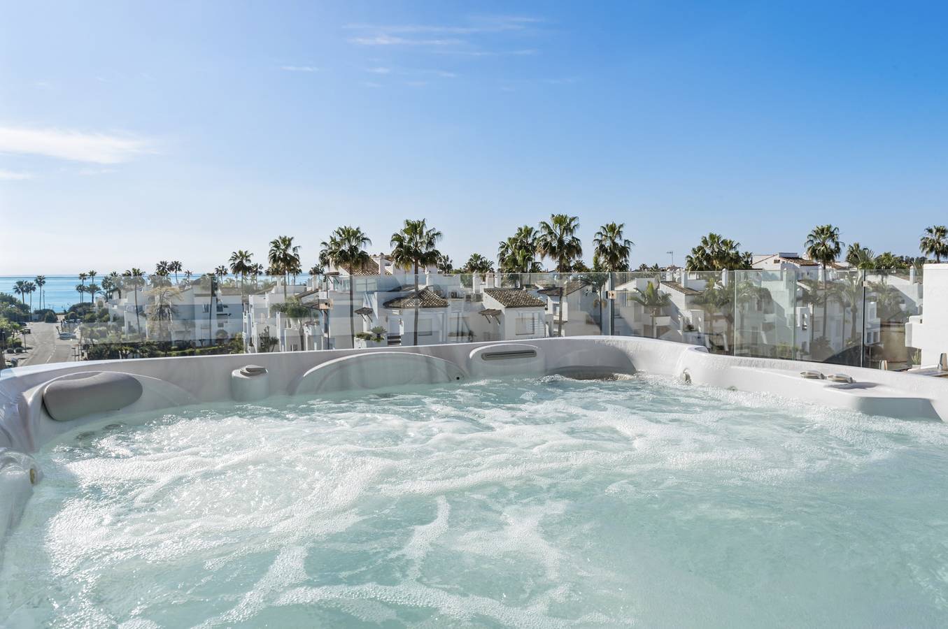 Entire apartment, Costa Marinsa Penthouse in Triangulo de Costalita, Estepona