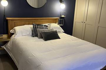 Holiday Rental for 10 People in Cranborne Chase, South West England, Photo 1