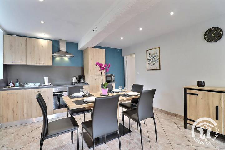 Gîte pour 4 personnes, avec jardin à Montfort-sur-Meu - 2