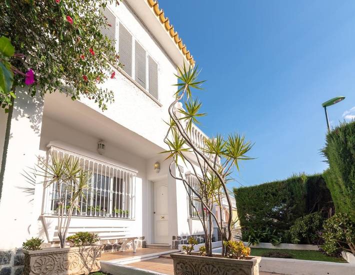 Bed and breakfast for 2 people, with Terrace and Pool in Malaga