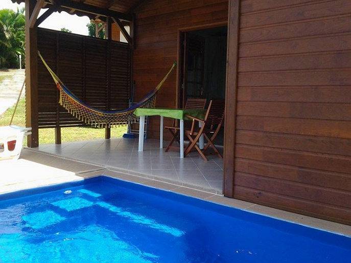 Location de vacances pour 2 personnes, avec piscine et jardin à Bouillante - 2