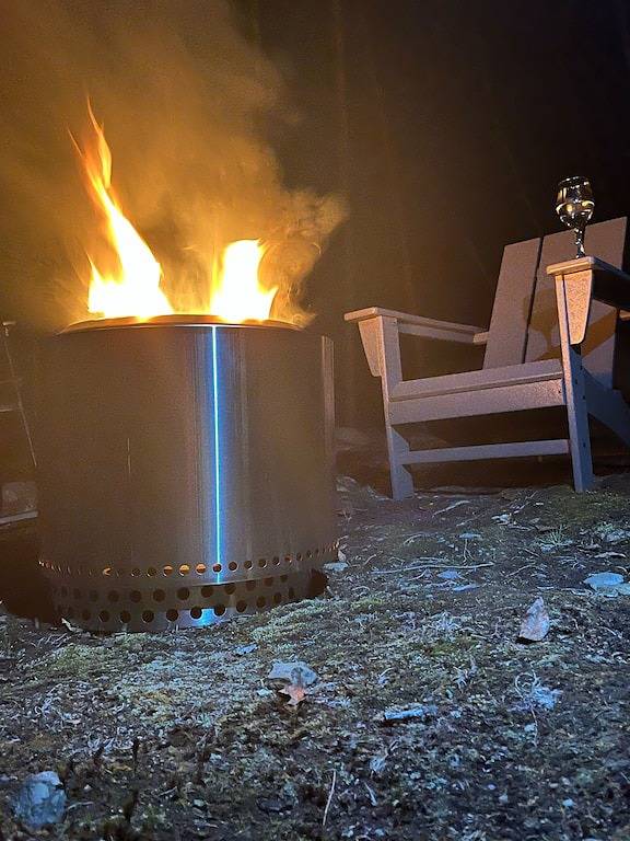 Pocono Mtn Lofthouse! 4Br Fireplace Firepit Gas Bbq 4Season Comm Pools Amenities in Saw Creek, Pike County