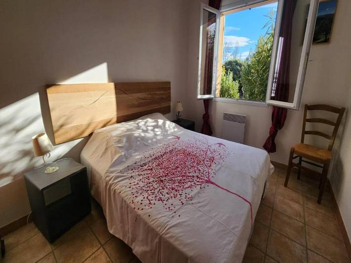 Location de vacances pour 6 personnes, avec terrasse ainsi que jardin et piscine, animaux acceptés à Saint-Marcellin-lès-Vaison - 4