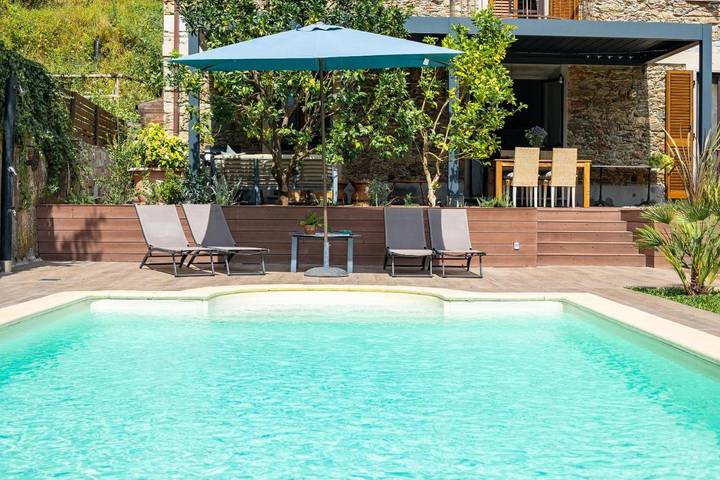 Pension voor 3 personen, with Terras and Tuin as well as Zwembad and Uitzicht in Massa