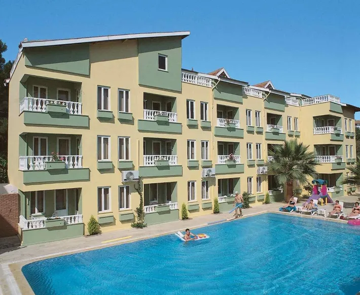 Aparthotel para 4 personas, con vistas y jardín - 1