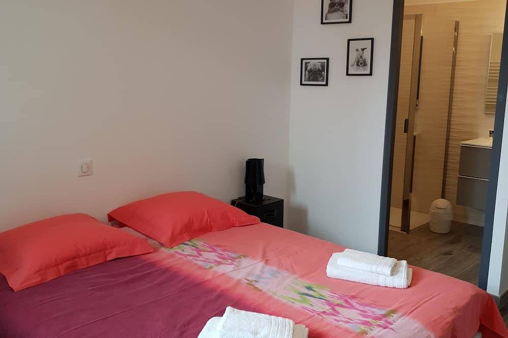 Apartamento entero, Planta baja Villa 4-6 personas Porto-Pollo, con piscina. in Porto Pollo (Córcega), Serra-di-Ferro
