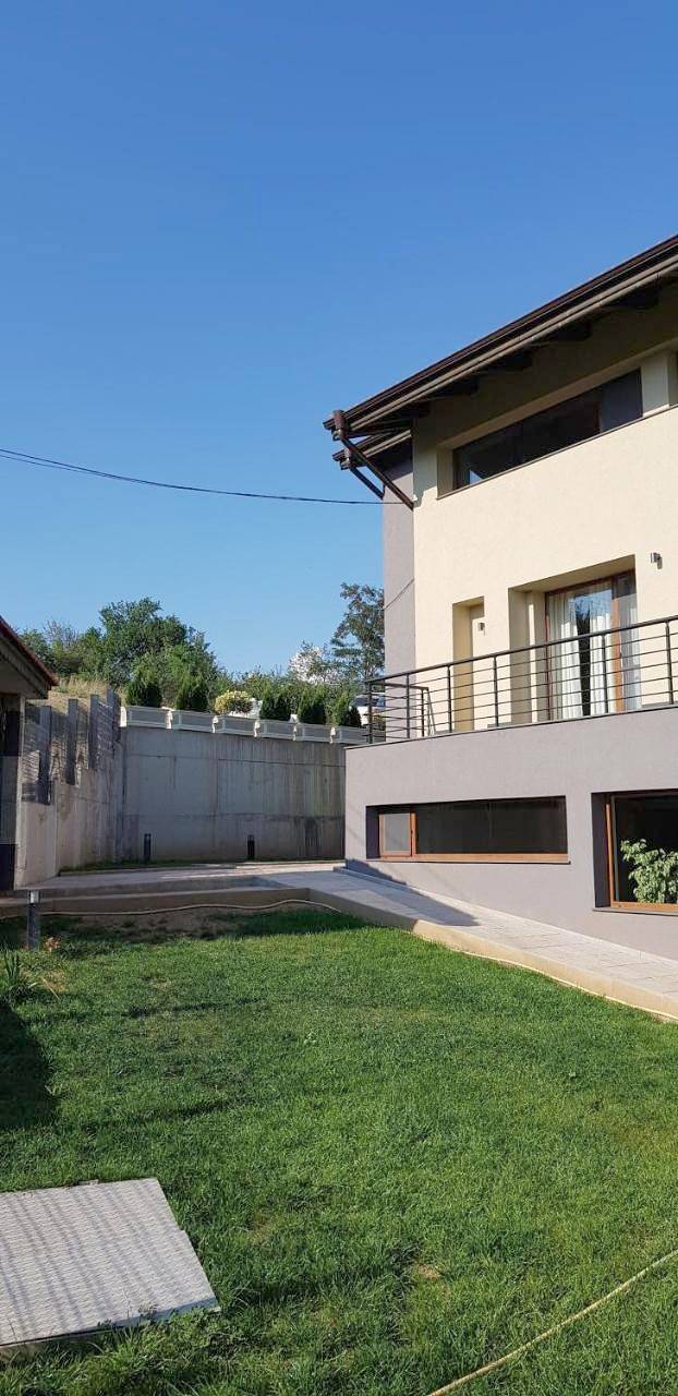 Maison d’hôte pour 15 personnes, avec jardin ainsi que vue sur le lac et vue en Bulgarie