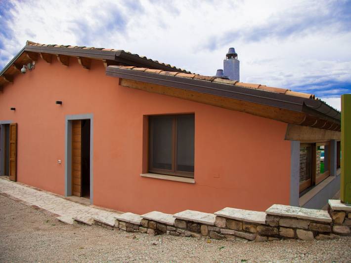 Casa vacanza per 4 persone, con piscina e giardino nonché terrazza a Fossombrone