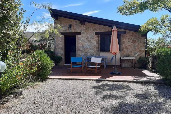 Ferienhaus für 3 Personen, mit Terrasse und Garten - 1