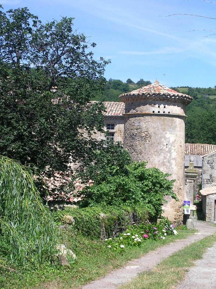 Chambre d’hôte pour 2 personnes, avec Terrasse ainsi que Jardin et Vue à Coux