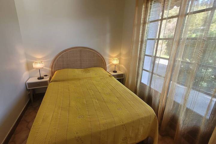 Ganze Wohnung, 3-room villa with garden. in Grasse, Mittelmeerküste (Frankreich)