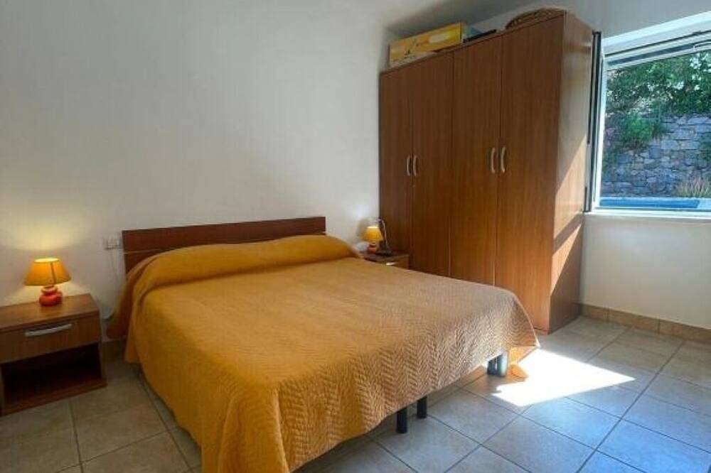 Entire apartment, Villa Karillos in Marina di Camerota, Camerota