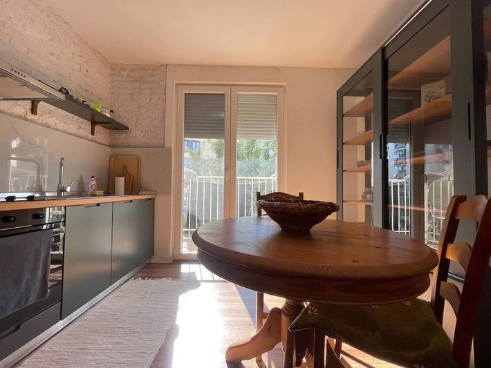 Ganze Wohnung, Flora - Moderne Dachgeschosswohnung mit Balkon in Tiranë, Albanien