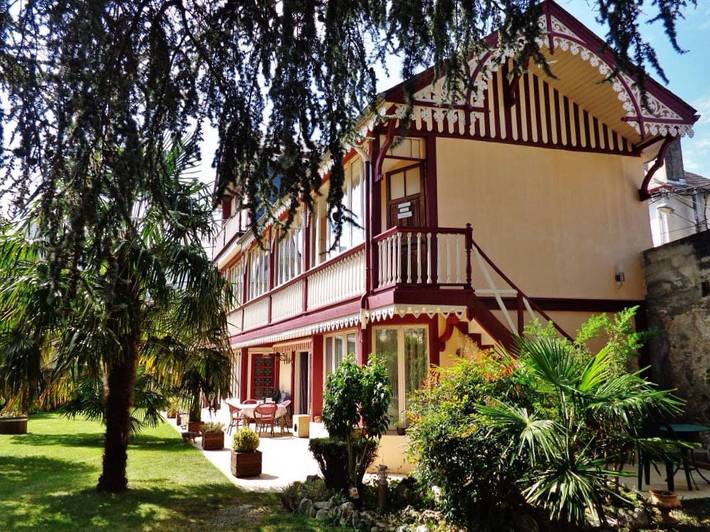 Chambre d’hôte pour 2 personnes, avec jacuzzi ainsi que sauna et jardin