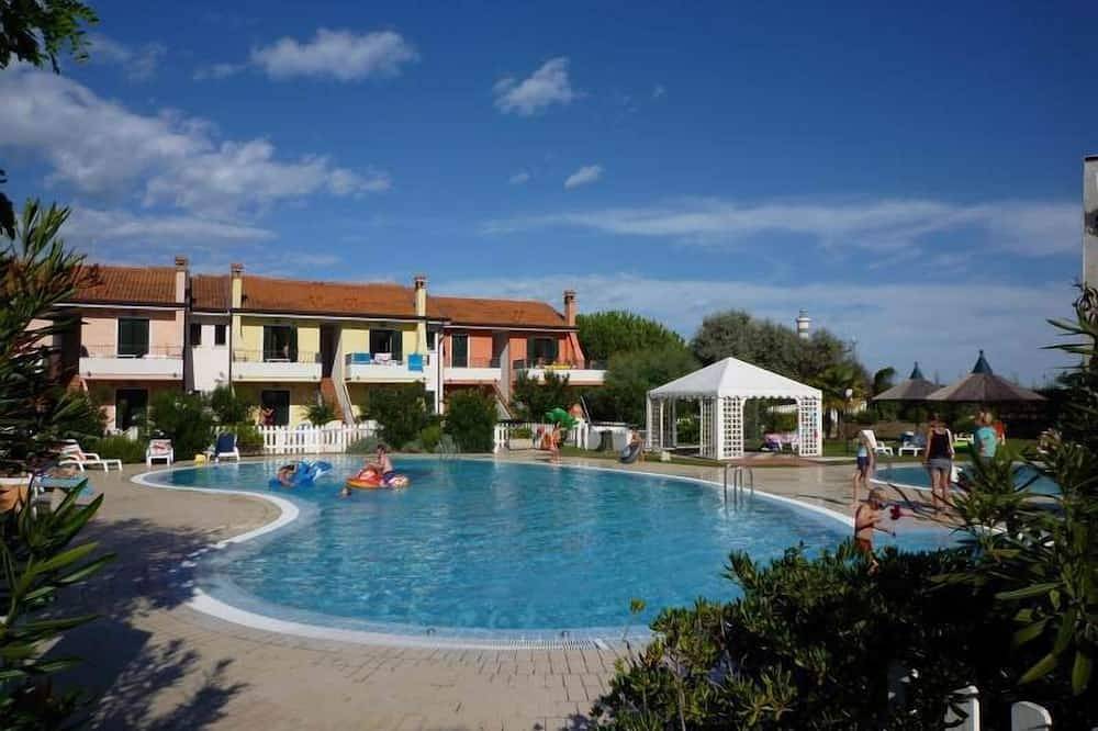 Appartamento intero, Appartamento per vacanze con aria condizionata, internet, balcone e piscina in Lido di Jesolo, Cavallino-Treporti