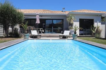 Gîte pour 8 personnes, avec jardin dans Plage de La Source