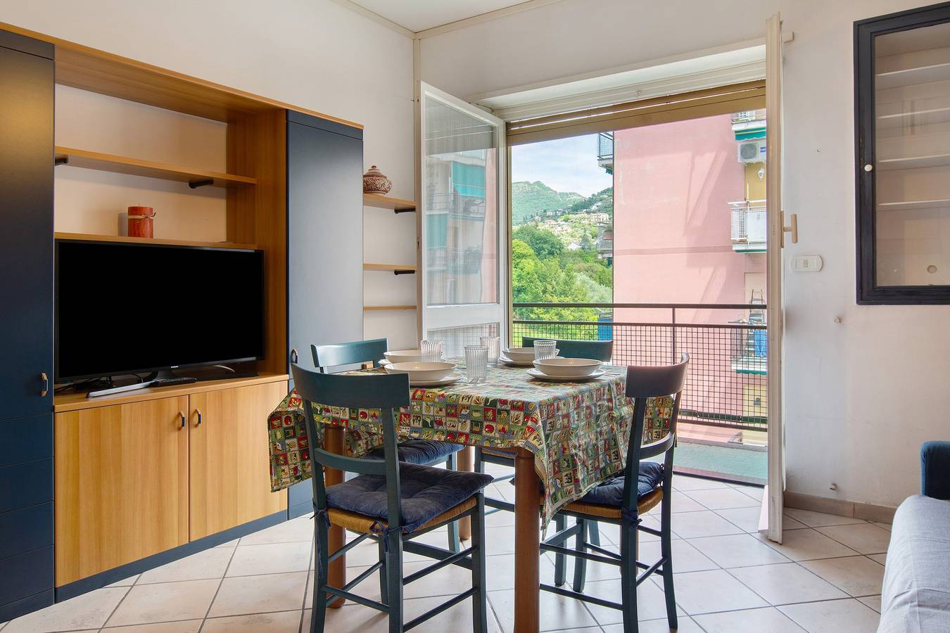 Entire apartment, Apartment 'Liam's House' with Balcony, Wi-Fi and Air Conditioning in Rapallo (City), Rapallo