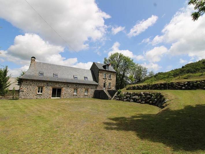 Maison de vacances pour 6 personnes, avec Terrasse et Jardin à Vèze
