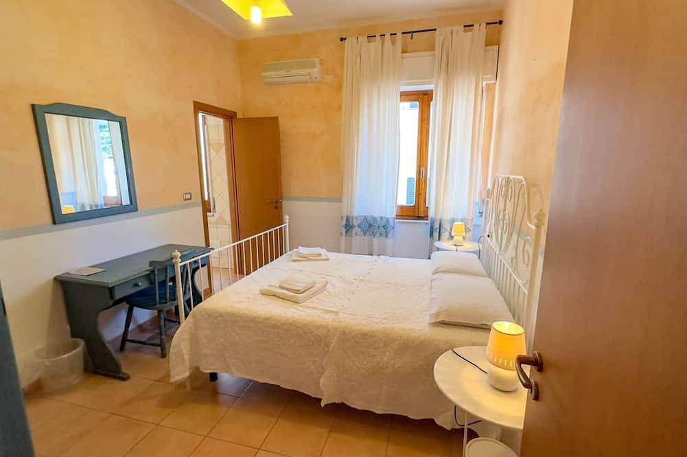 Entire apartment, Su Recreu 'E Mare 203 - Double room in Bosa Marina, Planargia